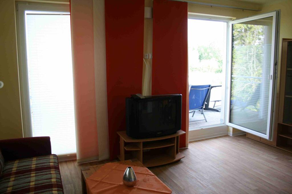 Uebernachtung Bei Michael - Ferienwohnung Rostock Buitenkant foto