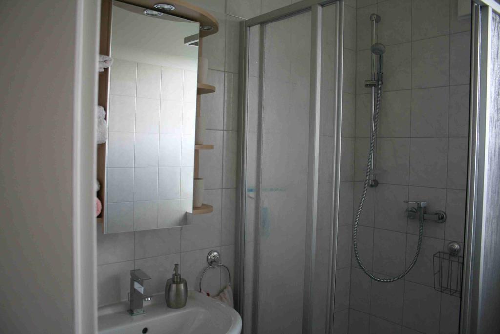 Uebernachtung Bei Michael - Ferienwohnung Rostock Buitenkant foto